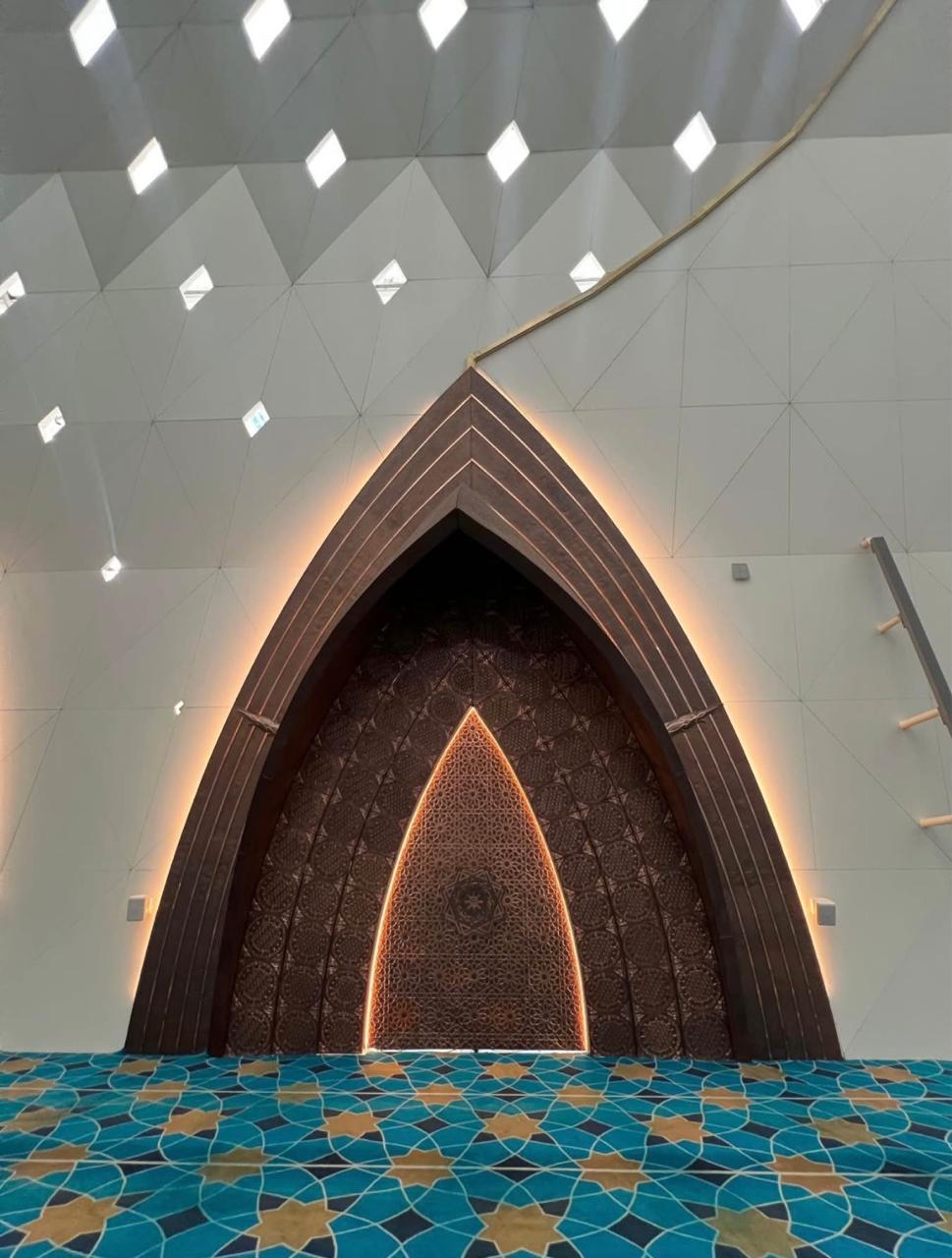 Mihrab Kaligrafi Masjid