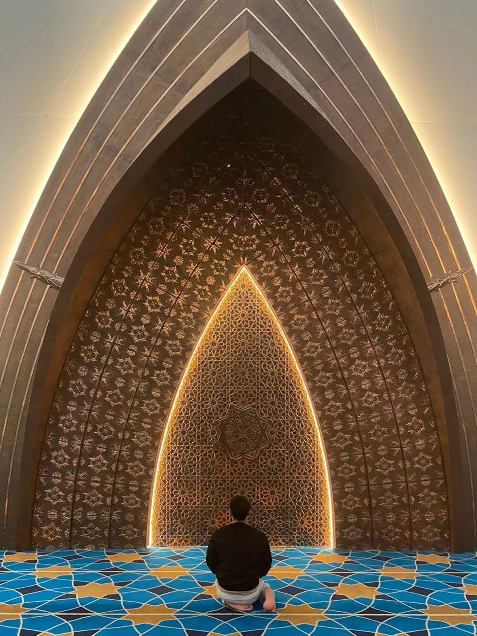 Mihrab Kaligrafi Masjid