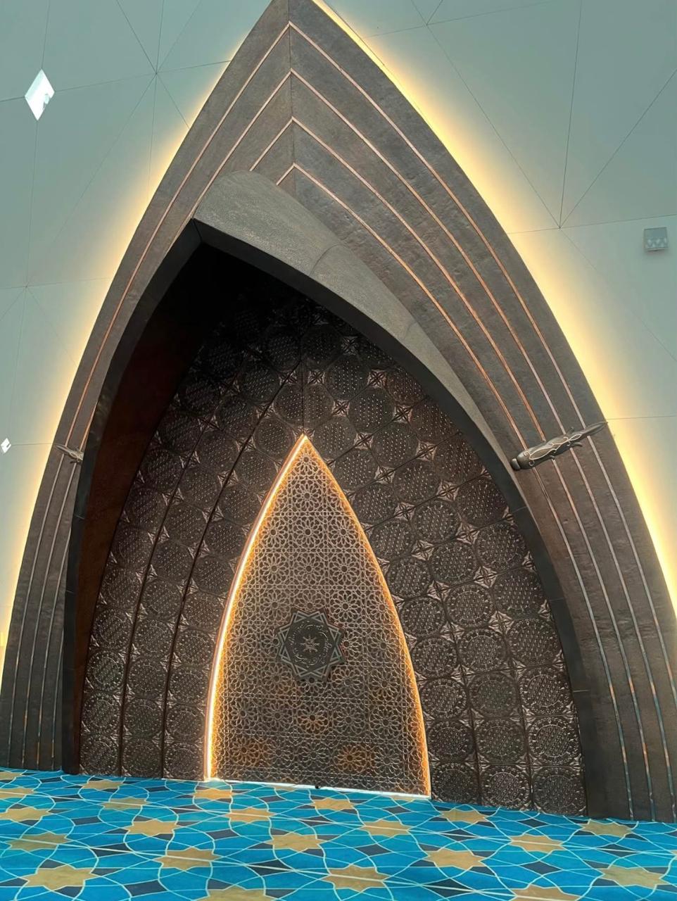 Mihrab Kaligrafi Masjid