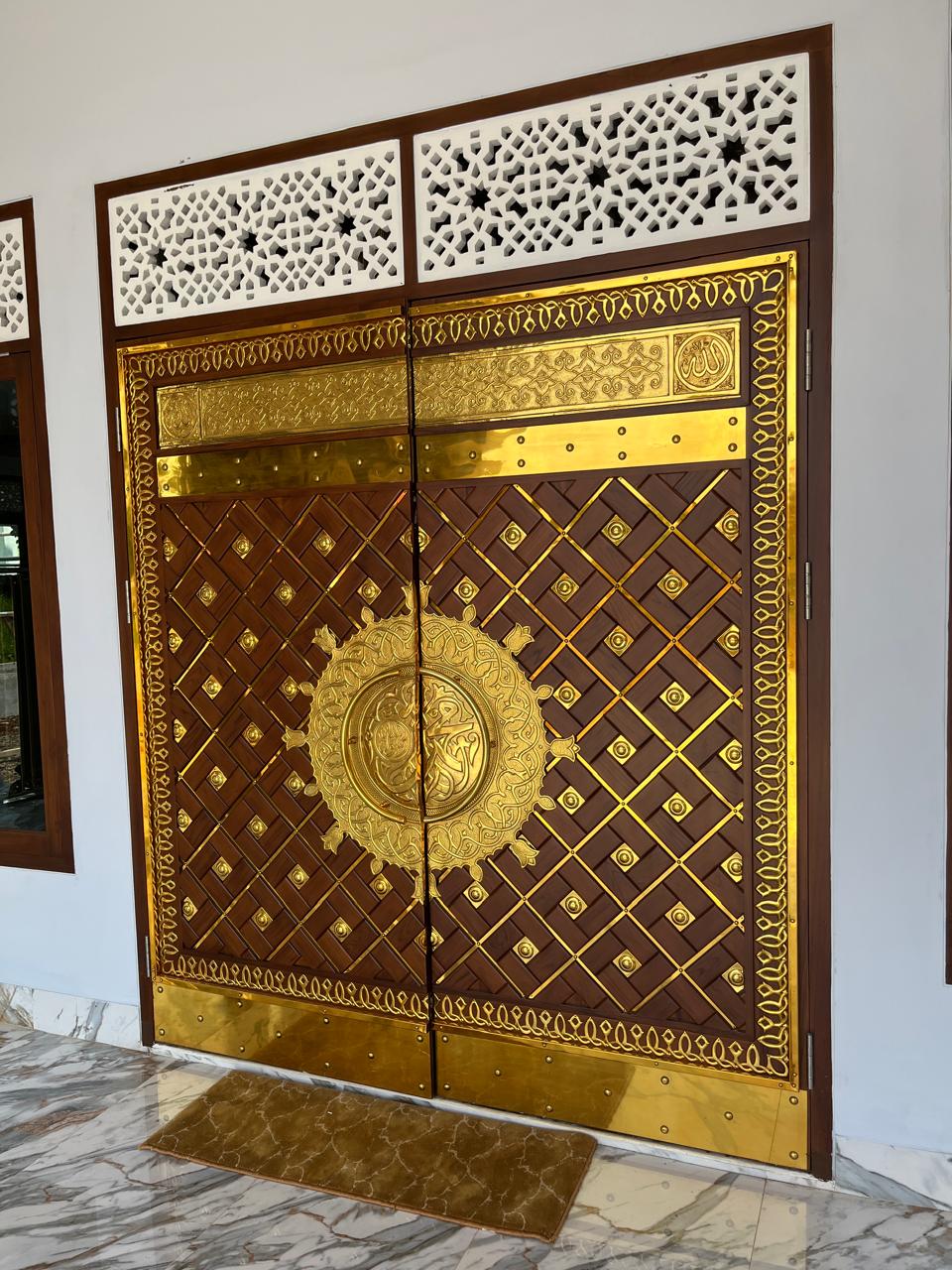 Pintu Masjid Nabawi Kuningan