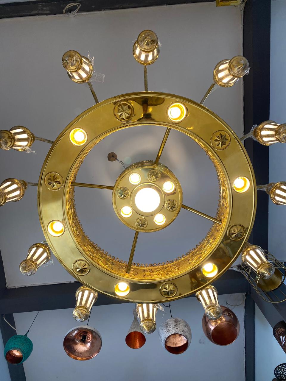 Pengrajin Lampu Masjid Nabawi