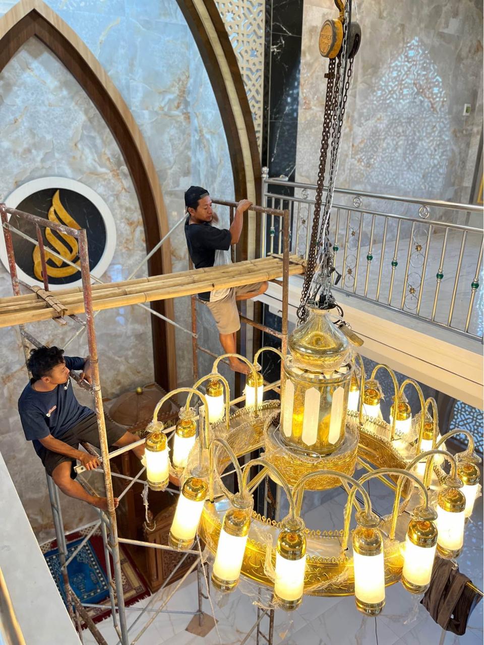 Tinggi Lampu Hias Masjid