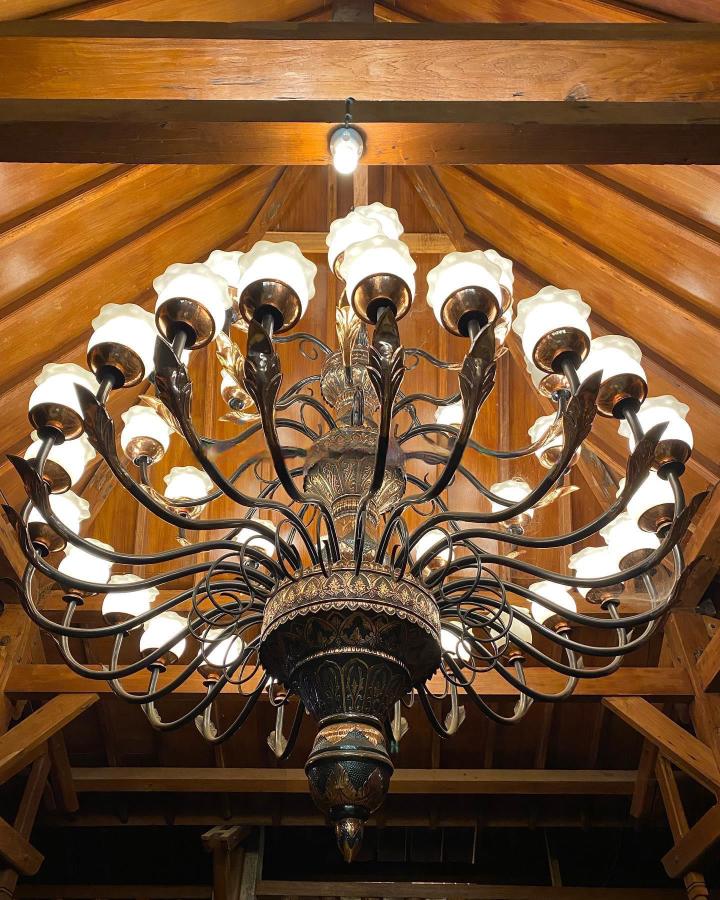 Lampu joglo Tembaga