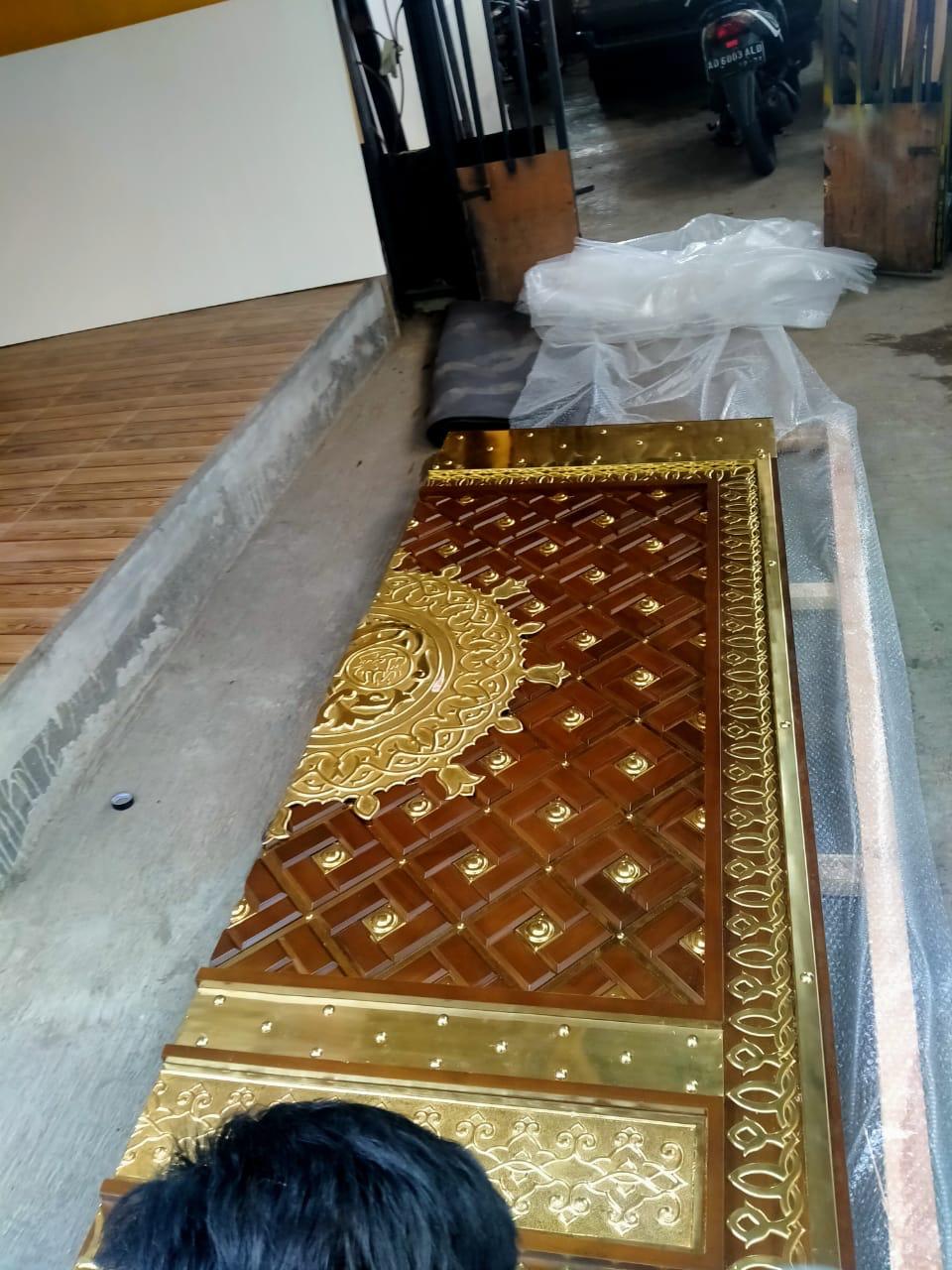 Ornamen Pintu Masjid Nabawi