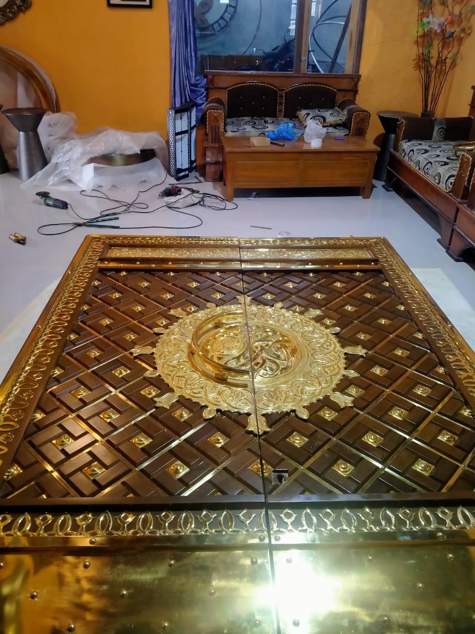 Ornamen Pintu Masjid Nabawi