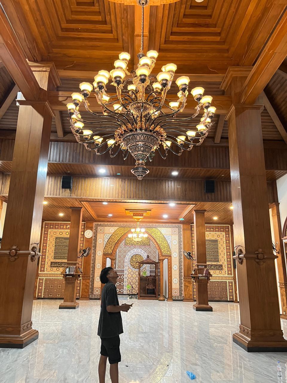 Lampu Robyong Masjid