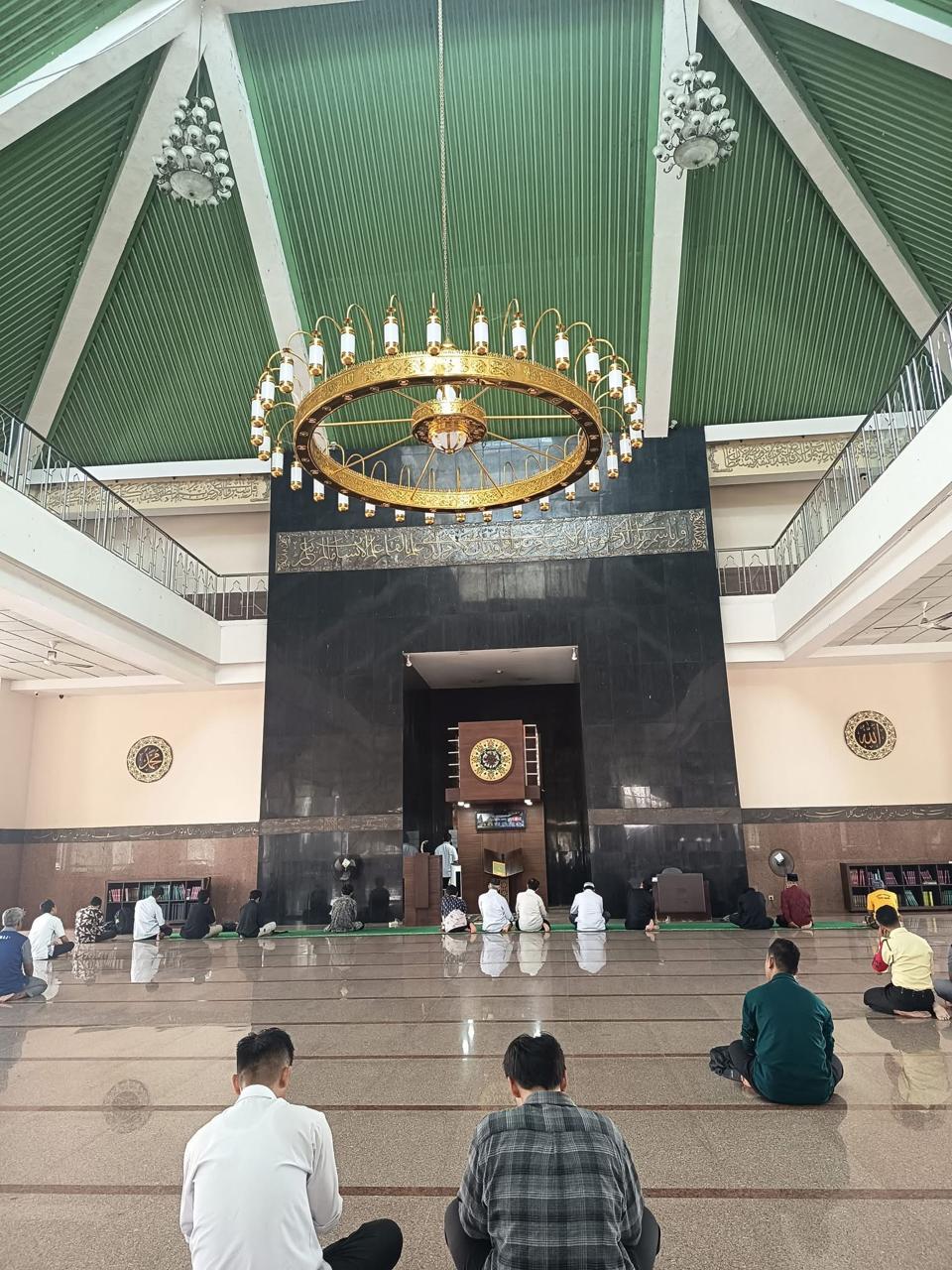 Pengrajin Lampu Masjid Jakarta