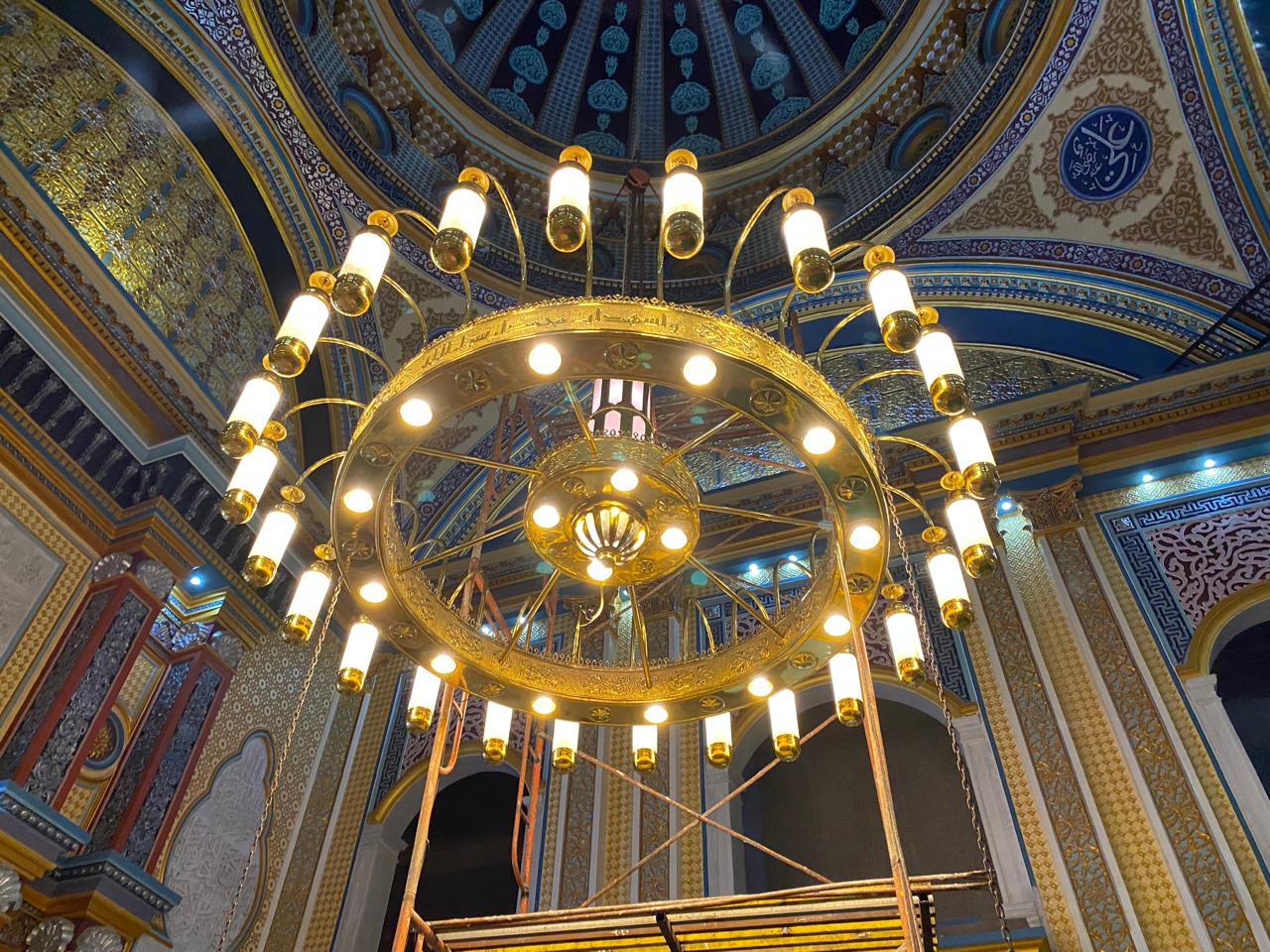 7 Inspirasi Lampu Gantung Masjid