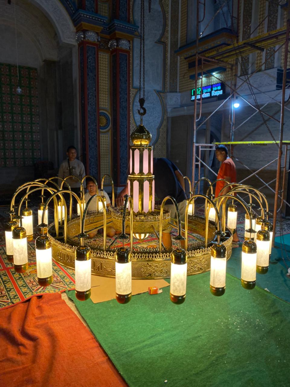 7 Inspirasi Lampu Gantung Masjid