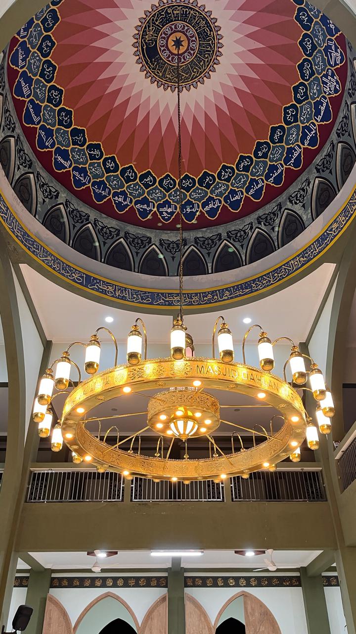Lampu Gantung Masjid Mewah