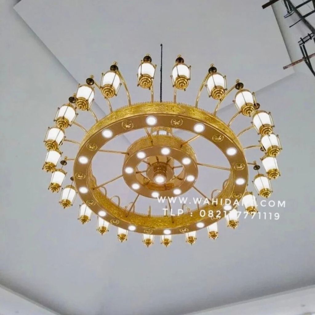 Lampu gantung mushola model klasik ornamen Islami
